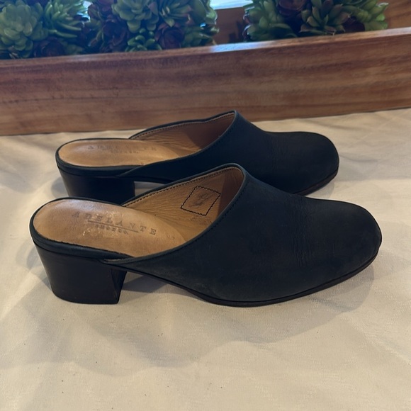 Adelante made to order hand crafted The Camila Black Leather Mules size 9 EUC - Picture 3 of 9